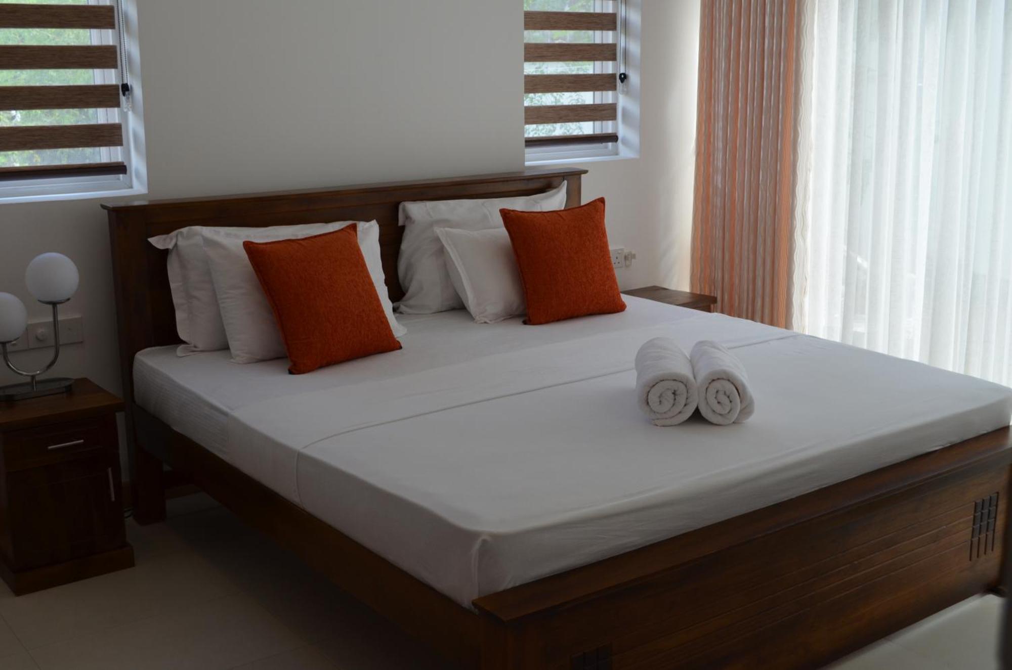 Silina Airport Transit Hotel & Residence Katunayaka Extérieur photo