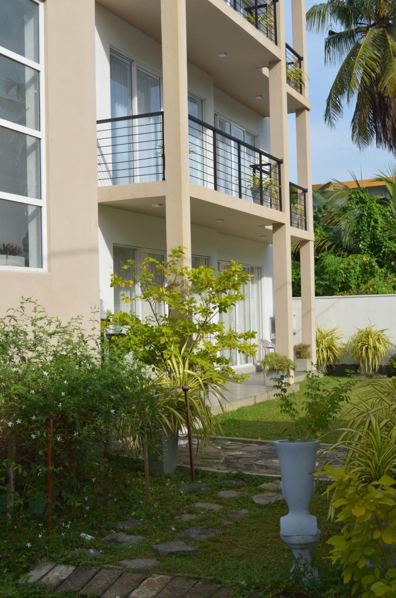 Silina Airport Transit Hotel & Residence Katunayaka Extérieur photo