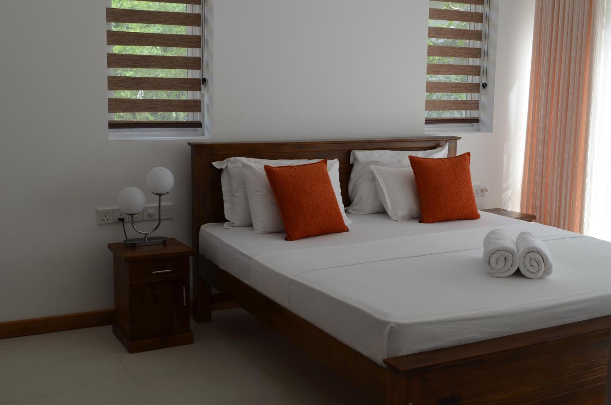 Silina Airport Transit Hotel & Residence Katunayaka Extérieur photo