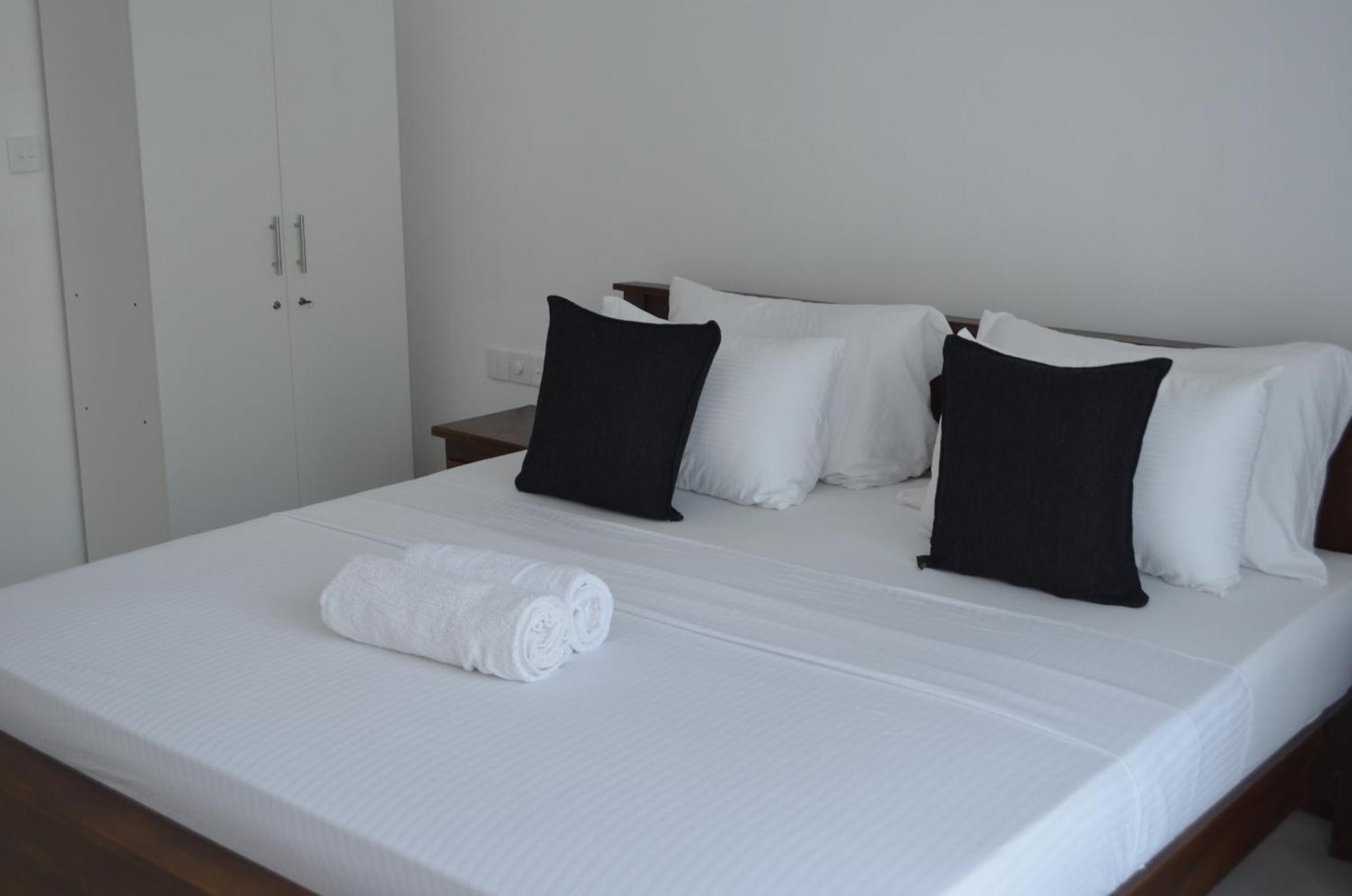 Silina Airport Transit Hotel & Residence Katunayaka Extérieur photo