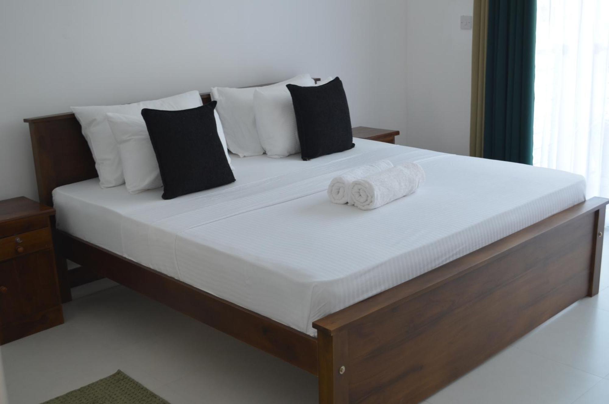 Silina Airport Transit Hotel & Residence Katunayaka Extérieur photo