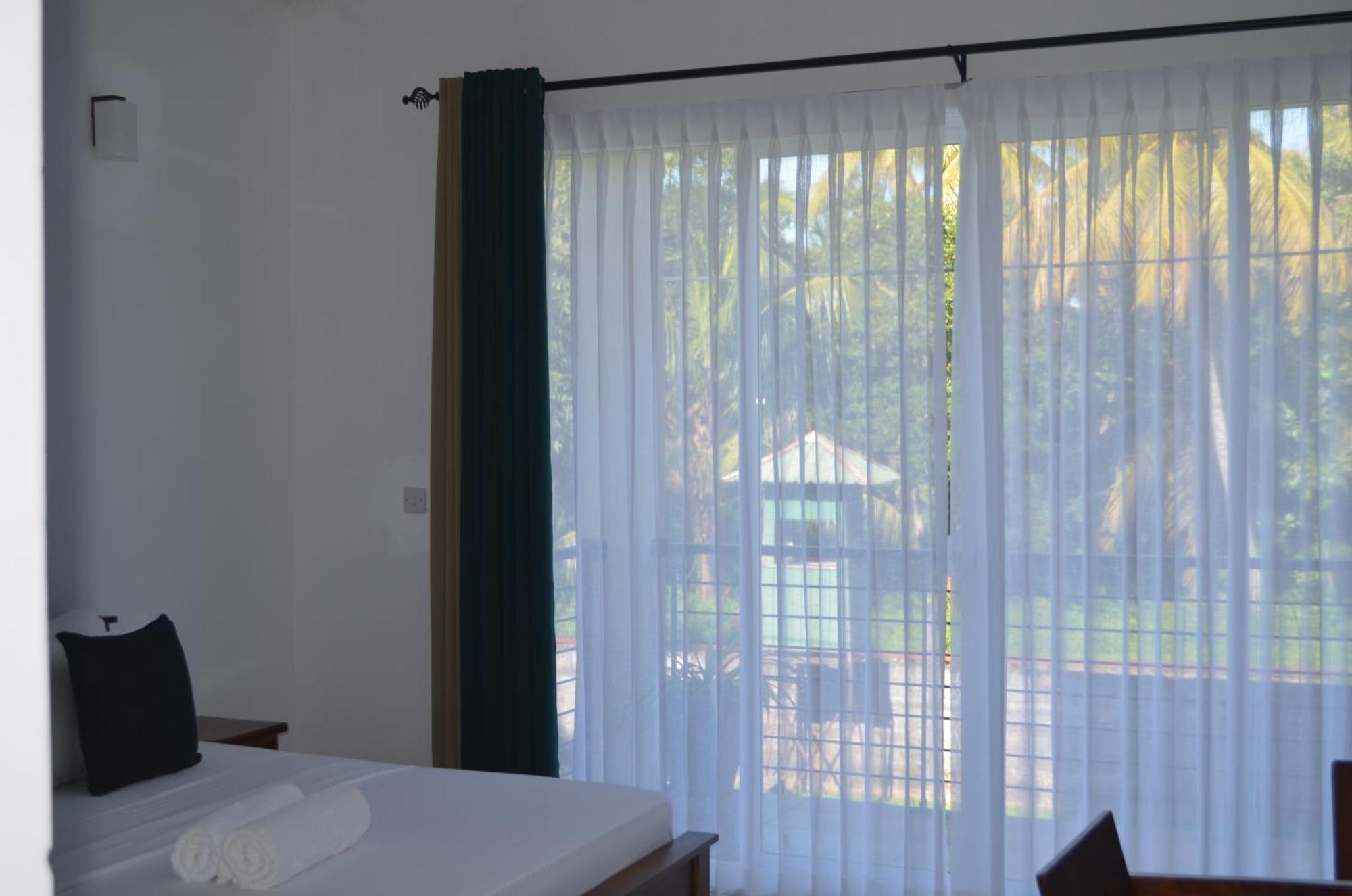 Silina Airport Transit Hotel & Residence Katunayaka Extérieur photo