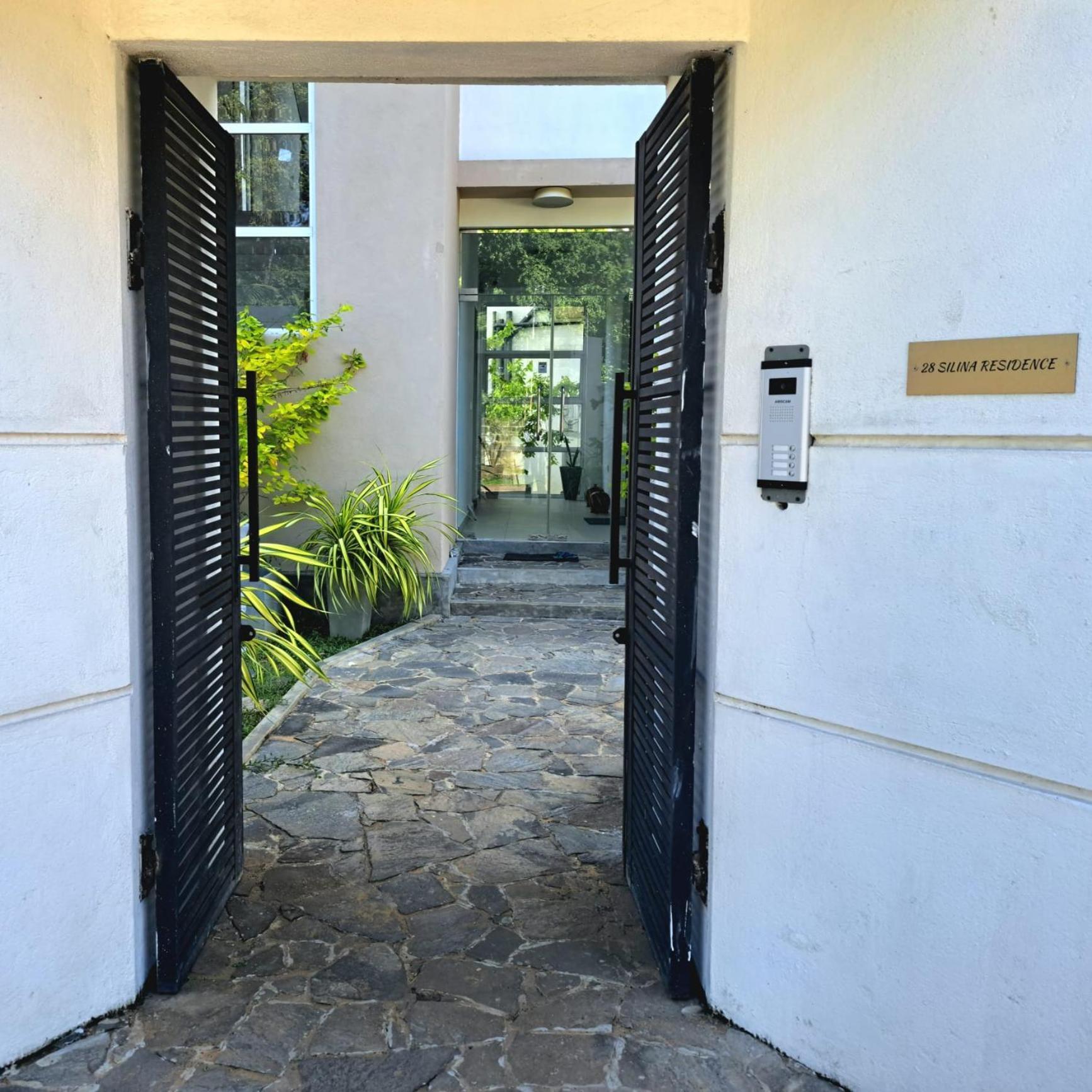 Silina Airport Transit Hotel & Residence Katunayaka Extérieur photo