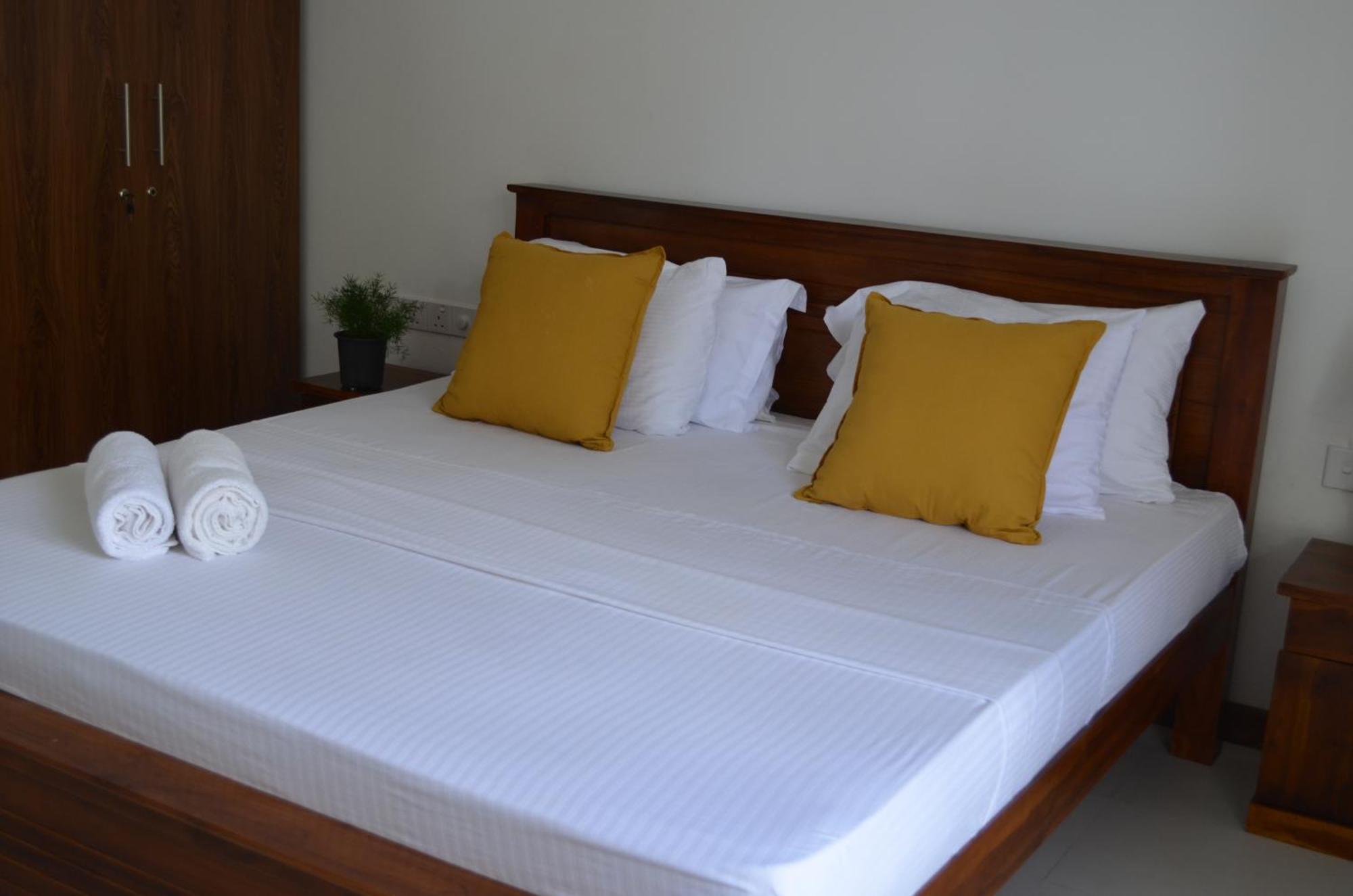 Silina Airport Transit Hotel & Residence Katunayaka Extérieur photo